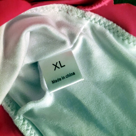 Amazon pink ruffled bikini top XL & Cupshe Black white Striped bottoms L - Picture 4 of 5